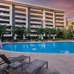 Sheraton Ocean 503 - Private Apartments